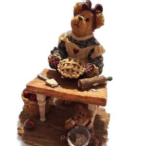 Vintage Boyd's Bears "Momma Bearybake with Lil Tart" Mother Pie Baker Figurine